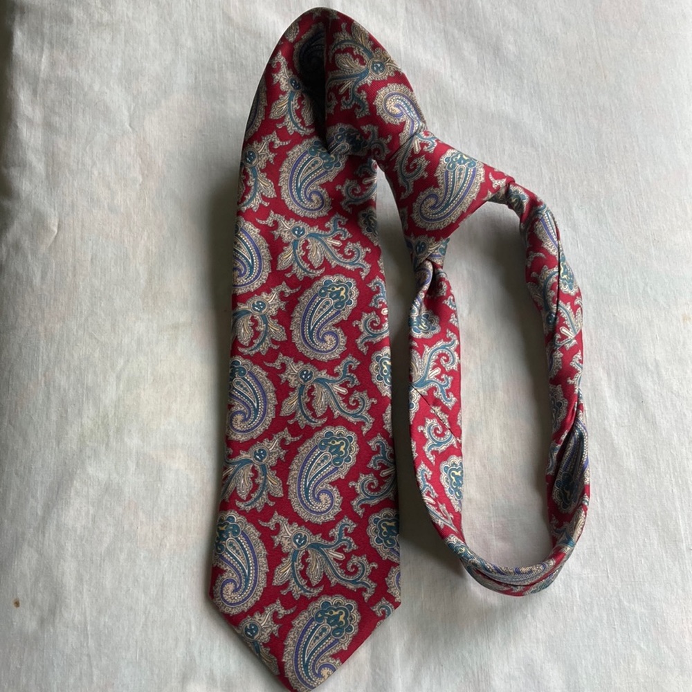 STAFFORD 100% silk English print paisley, burgundy background  $11
